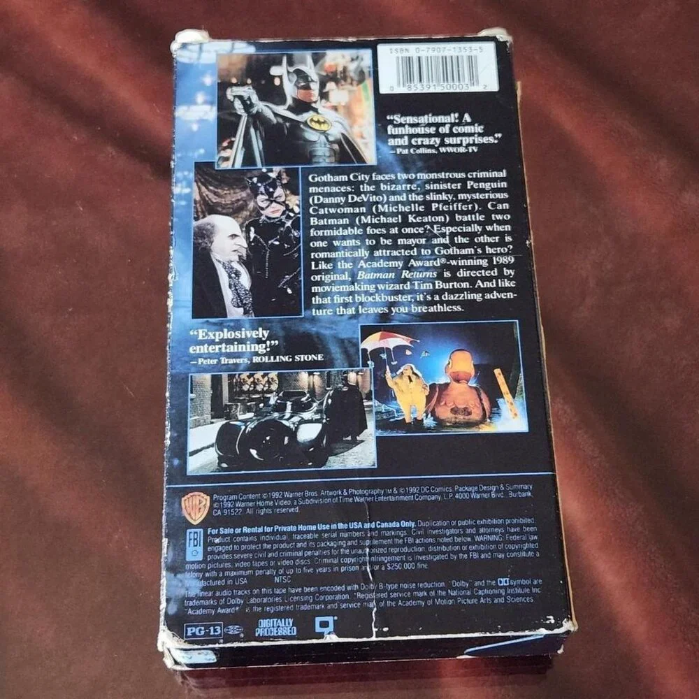 Batman Returns - 1992 - VHS tape. Danny DeVito, Michael Keaton